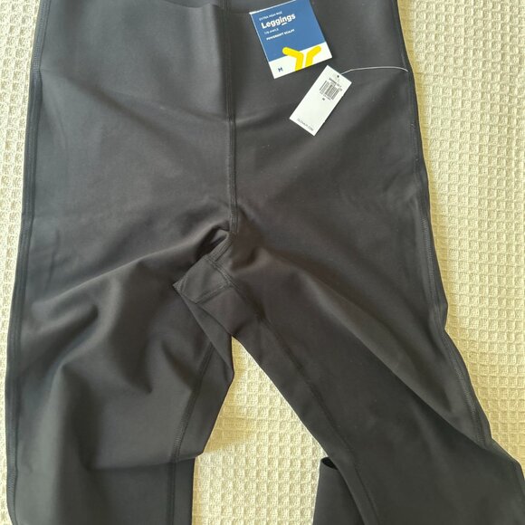 Old navy, Extra High-Waisted PowerSoft Sculpt 7/8 Leggings, Size M, Black jack - Picture 4 of 9